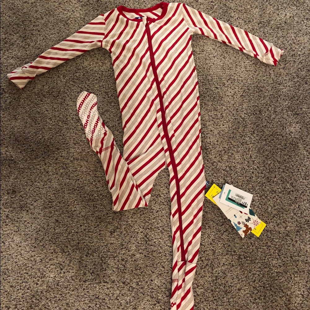 Brand new 3T Holiday Kickee Pants